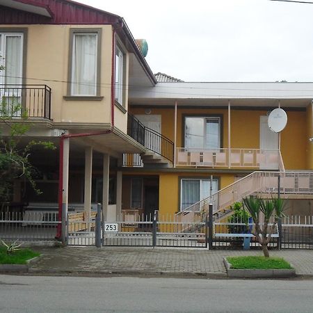 Guest House Nika Kobuleti Esterno foto