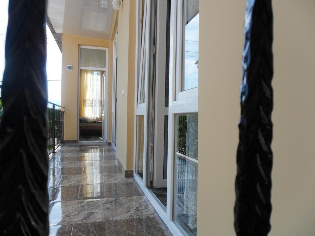 Guest House Nika Kobuleti Esterno foto