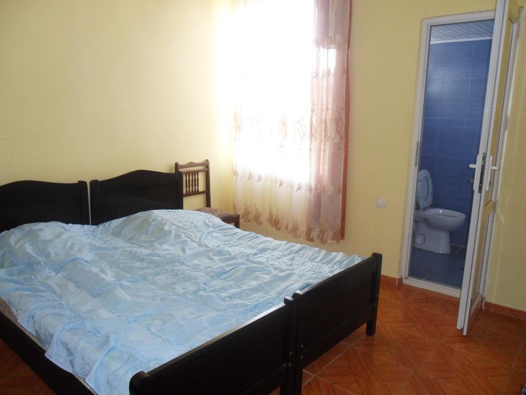 Guest House Nika Kobuleti Esterno foto