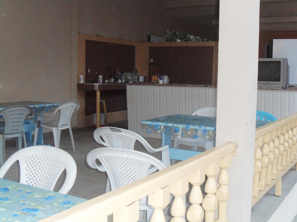 Guest House Nika Kobuleti Esterno foto