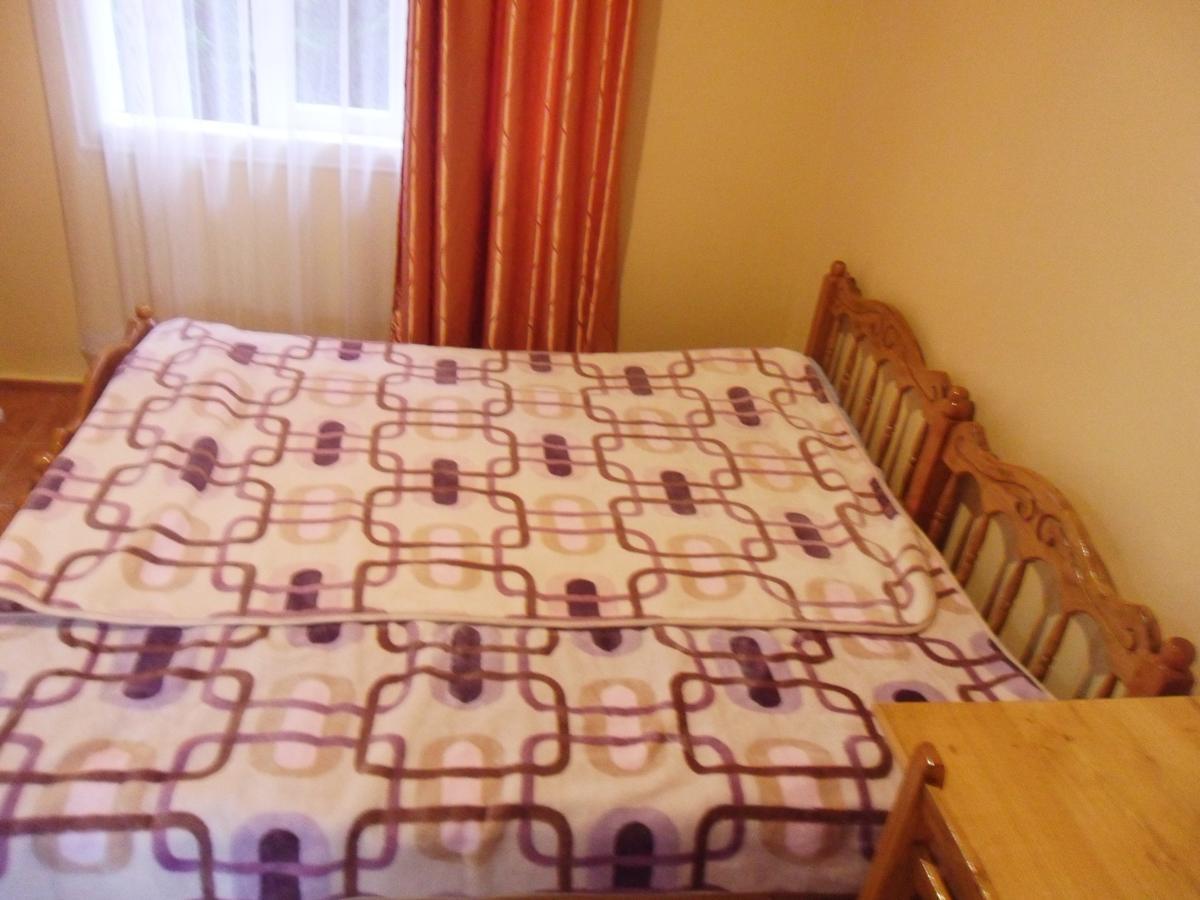 Guest House Nika Kobuleti Esterno foto