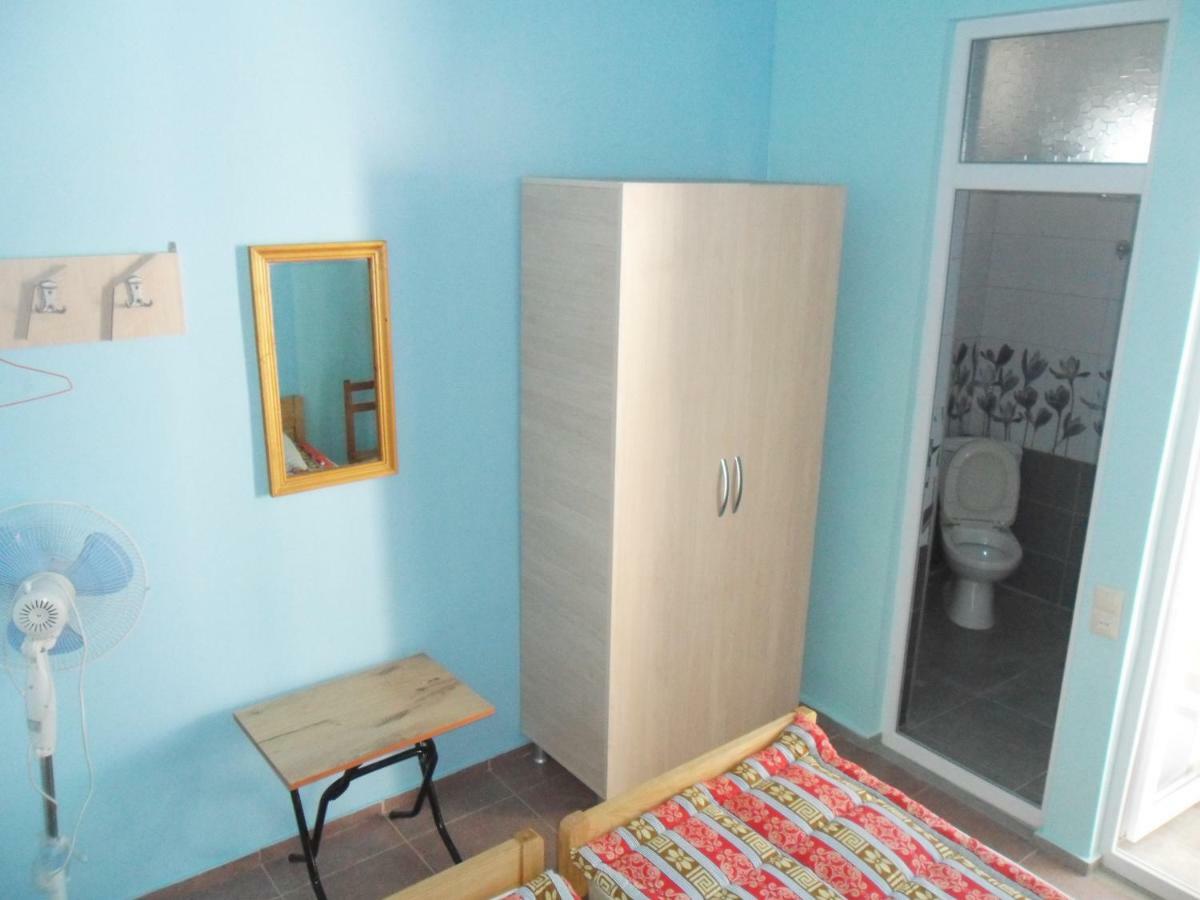 Guest House Nika Kobuleti Esterno foto